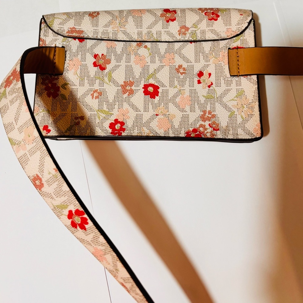 Michael Kors Floral Beige Clutch - Picture 2 of 3